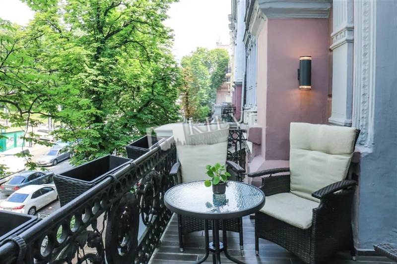 Zoloti Vorota Rent an Apartment in Kiev