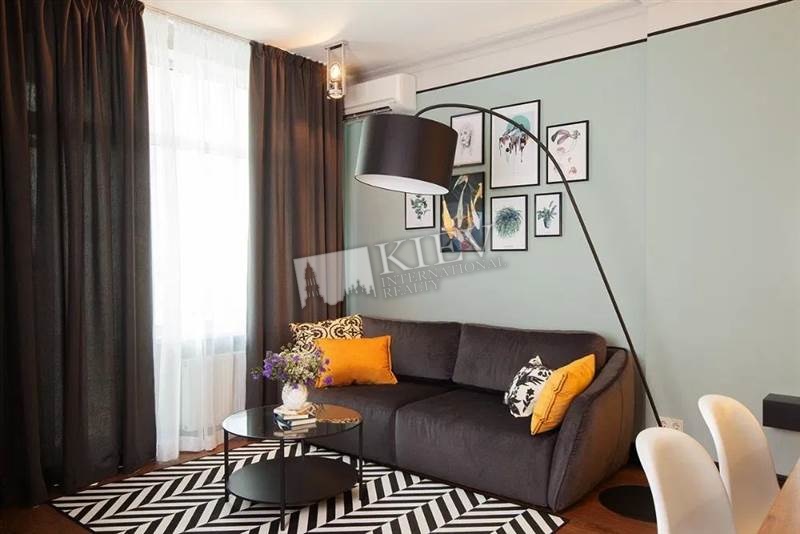 st. Dragomirova 16 Living Room Flatscreen TV, Fold-out Sofa Set, Communication Satelite TV, Wi-fi Internet Connection