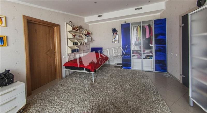 Zoloti Vorota Apartment for Sale in Kiev