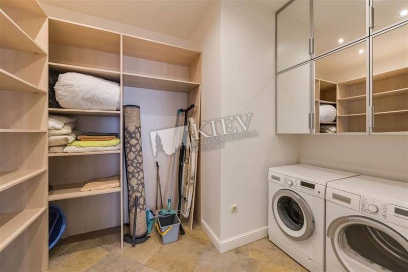 Four-bedroom Apartment st. Zhilyanskaya 59 955