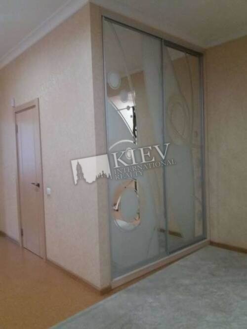 st. Laboratornyy 6 Kiev Apartment for Sale 18000