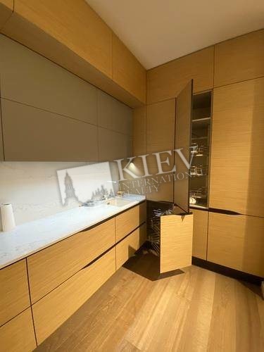 st. Kudri 7 Residential Complex Central Park, Walk-in Closets Two Walk-in Closets