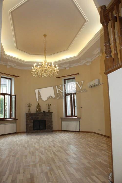 st. Zverinetskaya 32 Kiev House for Rent 1460
