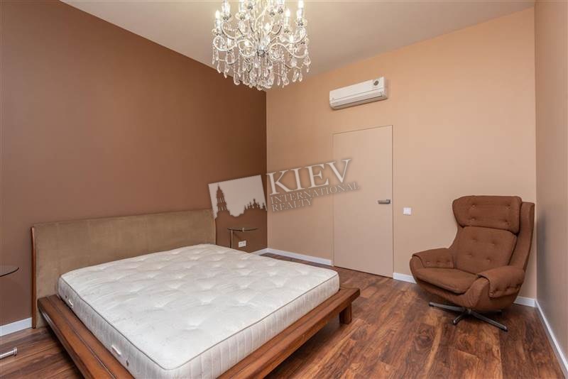 Klovs'ka Apartment for Rent in Kiev
