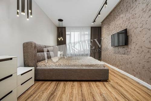 st. Sapernoe Pole 3 Residential Complex Bulvar Fontanov, Walk-in Closets Two Walk-in Closets