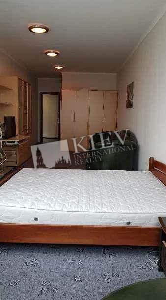 st. Kovpaka 17 Master Bedroom 1 Double Bed, Walk-in Closet, Parking Underground Parking (one space attached), Underground Parking Spot (additional charge), Yard Parking