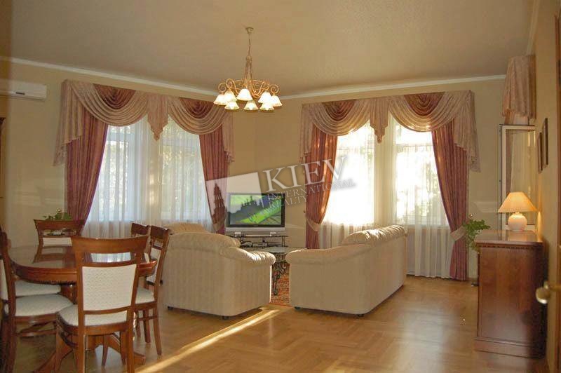 Three-bedroom Apartment st. Observatornaya 10 4056