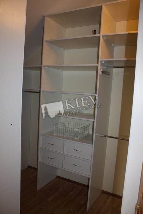 st. Zverinetskaya 32 Kitchen Dining Room, Dishwasher, Gas Oventop, Interior Condition Brand New