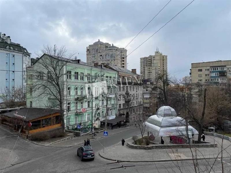 Four-bedroom Apartment st. Sechevyh Streltsov 58/2 19873