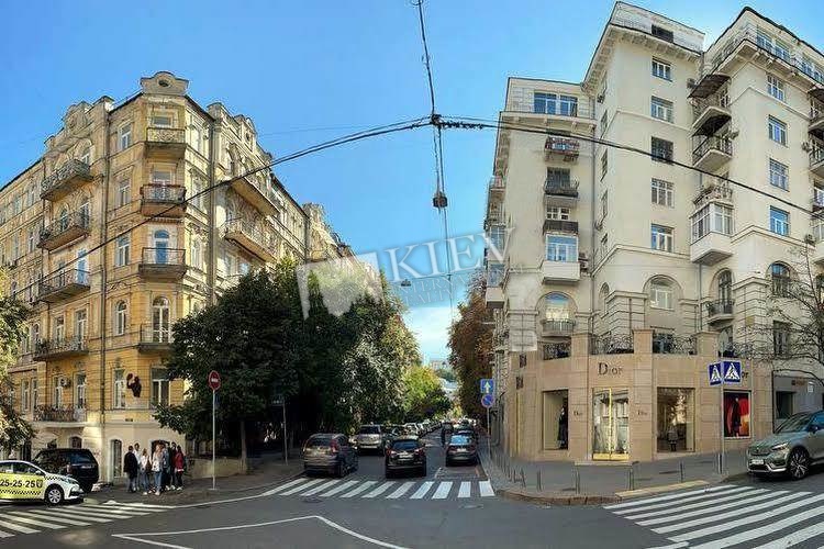 st. Stanislavskogo 3 Kiev Apartment for Sale 20137