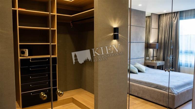 st. 40-letiya Oktyabrya 60 Interior Condition Brand New, Living Room Flatscreen TV, Fold-out Sofa Set