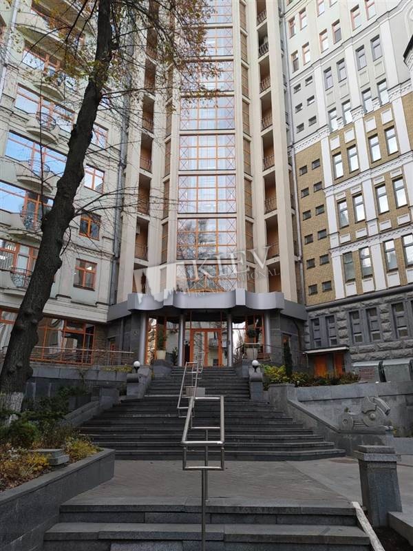 st. Tarasa Shevchenko 11 Kiev Apartments 19860