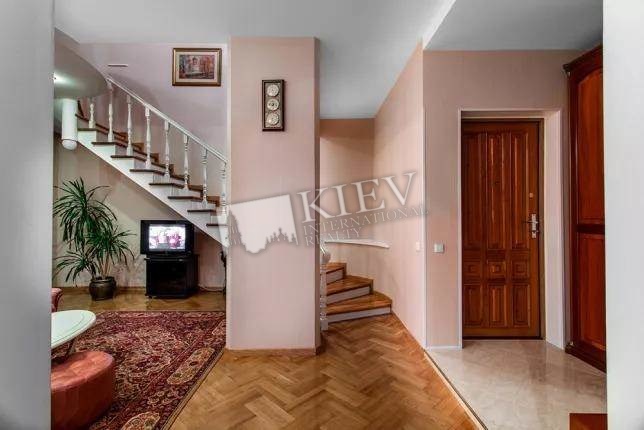 st. Zhilyanskaya 7V Bedroom 3 Guest Bedroom, Living Room Flatscreen TV, Fold-out Sofa Set