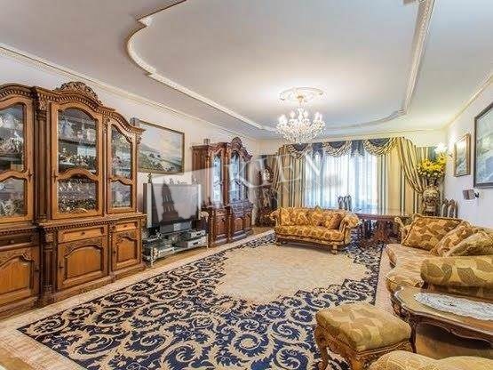 Four-bedroom Apartment st. Dragomirova 4 16974