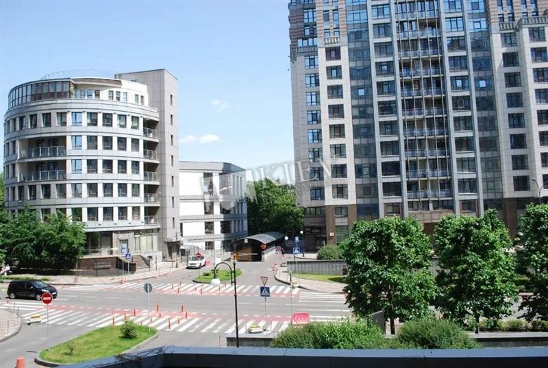 st. Dragomirova 12 Buy an Apartment in Kiev 18118