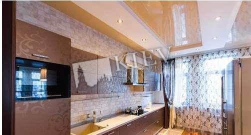 st. Gonchara 35 Living Room Flatscreen TV, Fold-out Sofa Set, Bathroom 2 Bathrooms, Bathtub, Heated Floors, Shower, Washing Machine