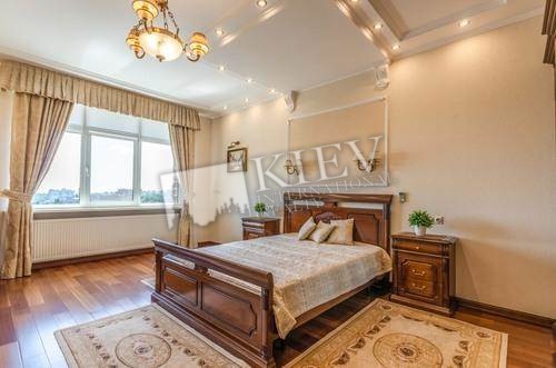 Klovs'ka Kiev Long Term Apartment