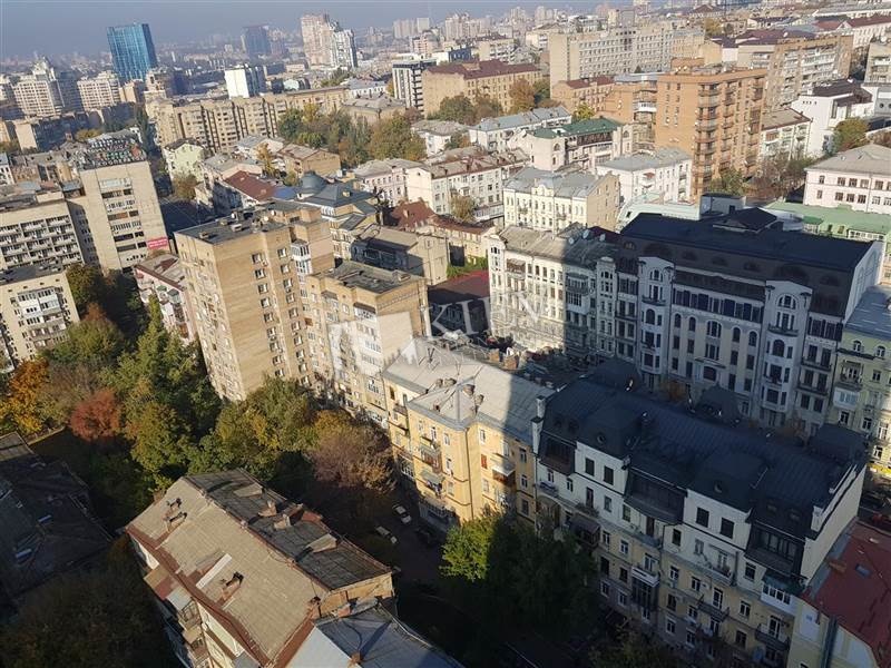 L'va Tolstoho Buy an Apartment in Kiev