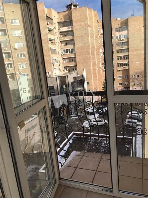 st. Rognedinskaya 1 Kiev Apartment for Rent 271