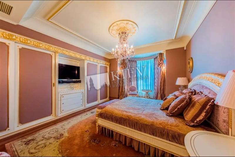 st. Institutskaya  18 A Kiev Apartment for Sale 17491