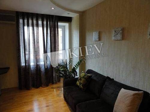 st. Staronavodnitskaya 4v Living Room Flatscreen TV, L-Shaped Couch, Furniture Furniture Removal Possible