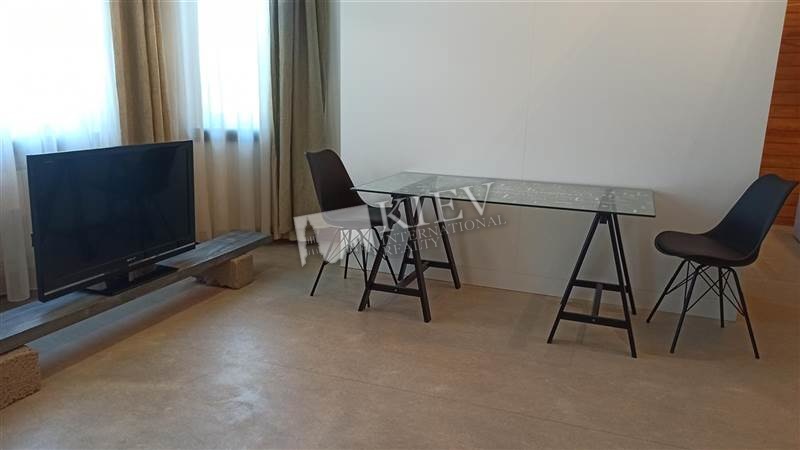 st. Grushevskogo, 34/1 Living Room Fold-out Sofa Set, Flatscreen TV, Interior Condition Brand New