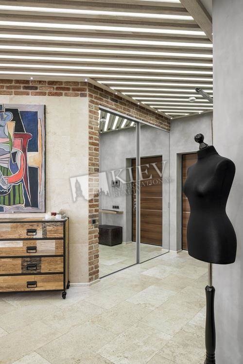 st. Patrisa Lumumby 6/1 Interior Condition Brand New, Living Room Flatscreen TV, Fold-out Sofa Set
