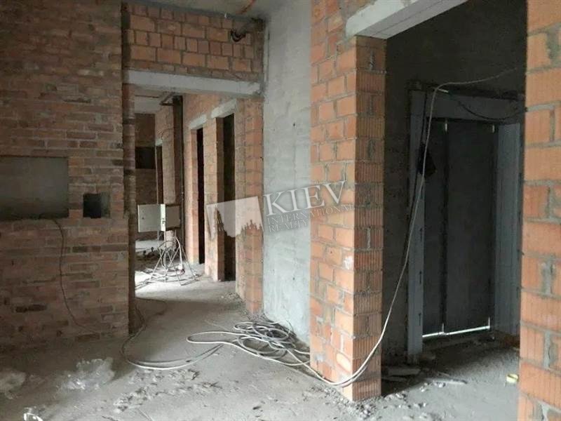 st. Lvovskaya ploschad Interior Condition Bare Walls, Furniture No Furniture