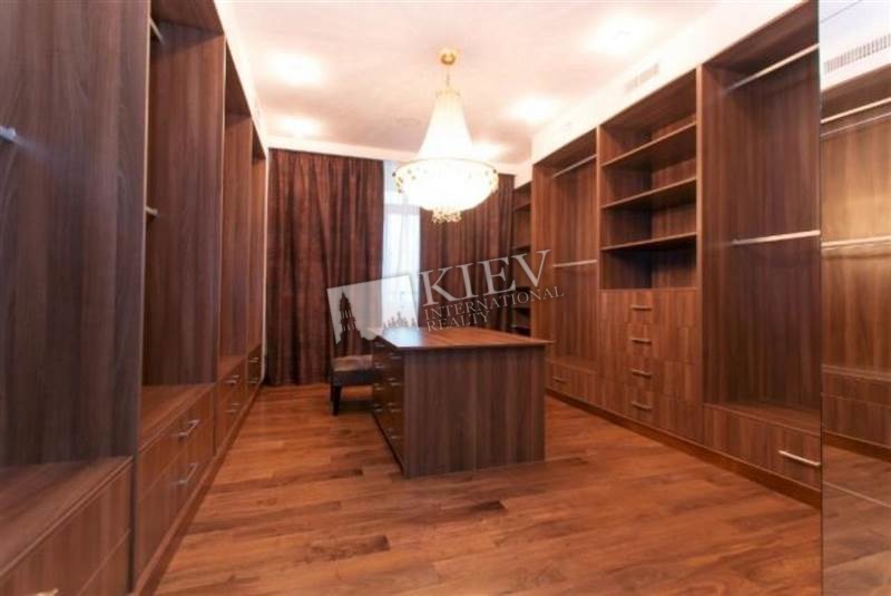 st. Zverinetskaya 59 Furniture Furniture Removal Possible, Interior Condition 3-5 Years