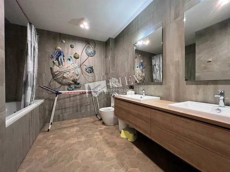 st. 40-letiya Oktyabrya 60 Bathroom 2 Bathrooms, Bathtub, Heated Floors, Shower, Washing Machine, Master Bedroom 1 Double Bed, TV