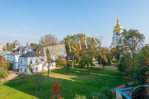 st. Georgievskiy pereulok 5 Long Term Apartment in Kiev 14729