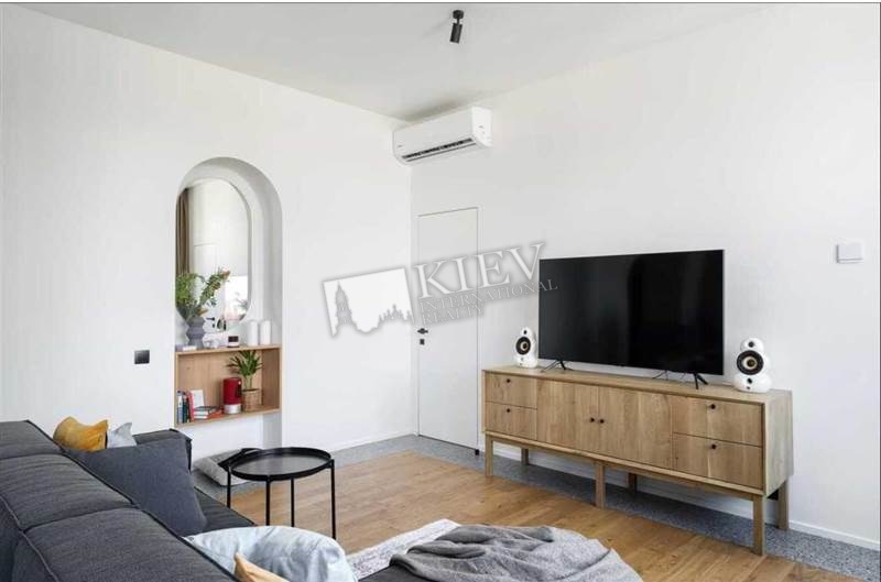 st. Antonovicha 44 Living Room Fireplace, Flatscreen TV, Fold-out Sofa Set, Interior Condition 1-2 Years Old