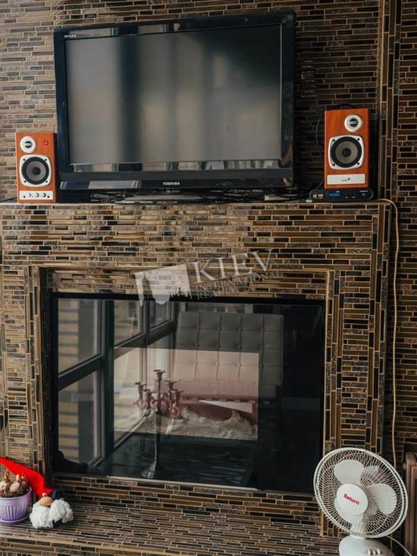 st. Malevicha 89 Living Room Flatscreen TV, Fold-out Sofa Set, Kitchen Dining Room, Dishwasher, Electric Oventop