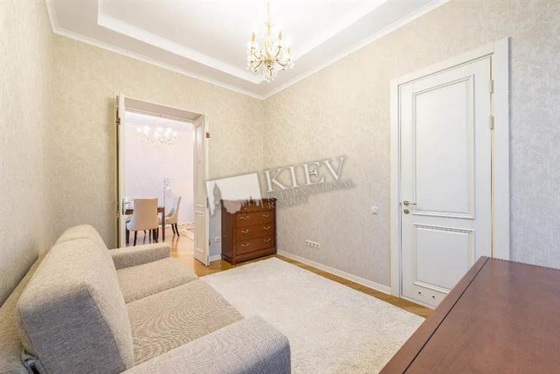 Kreshchatyk Kiev Long Term Apartment