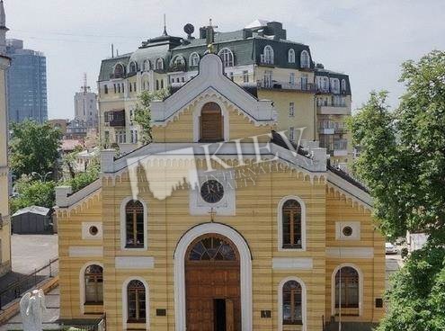 st. Lyuteranskaya 21 Long Term Apartment in Kiev 2397