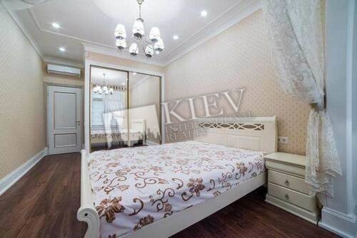 st. Dragomirova 20 Living Room Flatscreen TV, Fold-out Sofa Set, Residential Complex Novopecherskie Lipki