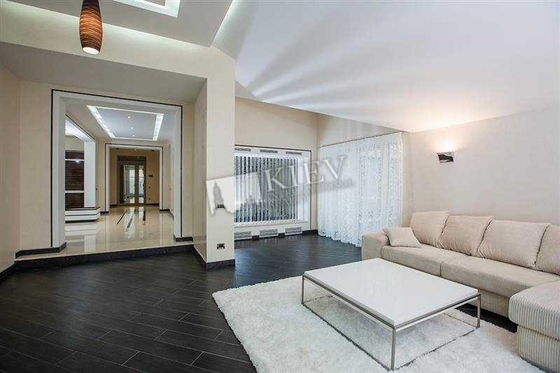 st. Lesniki Interior Condition Brand New, Living Room Flatscreen TV, Fold-out Sofa Set, Home Cinema