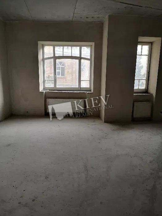 st. Vozdvizhenskaya Interior Condition Bare Walls, Furniture No Furniture