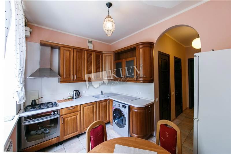 Druzhby Narodiv Long Term Apartment in Kiev