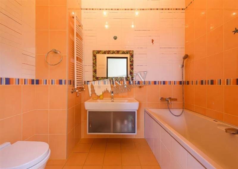 st. Schorsa 32a Bathroom 3 Bathrooms, Bathtub, Heated Floors, Shower, Washing Machine, Interior Condition 1-2 Years Old