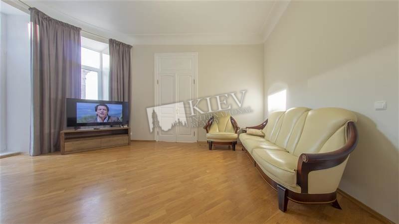 Kreshchatyk Long Term Apartment in Kiev