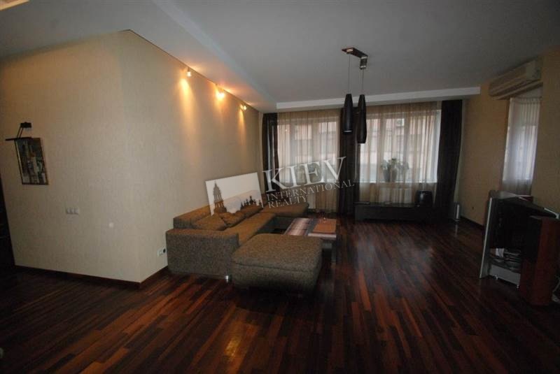 Three-bedroom Apartment st. Pavlovskaya 17 2201