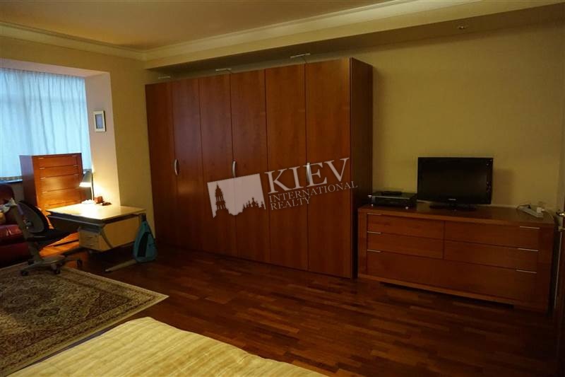 Pechers'ka Kiev Long Term Apartment