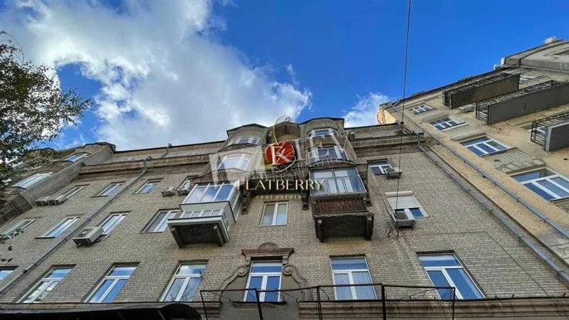 st. Bogdana Hmelnitskogo 68 Kiev Long Term Apartment 20652
