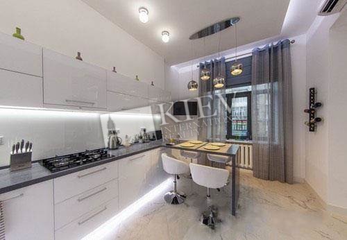 st. Krasnoarmeyskaya 48 Master Bedroom 1 Double Bed, TV, Walk-in Closet, Living Room Flatscreen TV, L-Shaped Couch