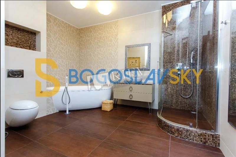 Two-bedroom Apartment st. Zverinetskaya 59 17981