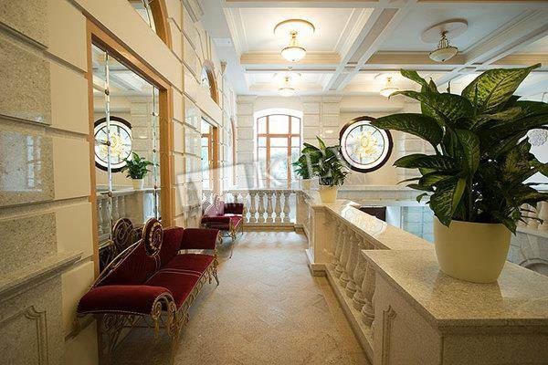 Rent an Office in Kiev Business Center Renessans