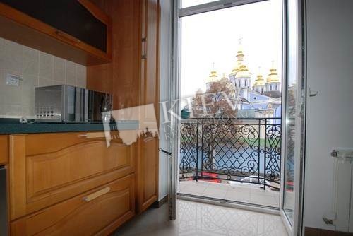 st. Trehsvyatitelskaya 13 Long Term Apartment in Kiev 16322