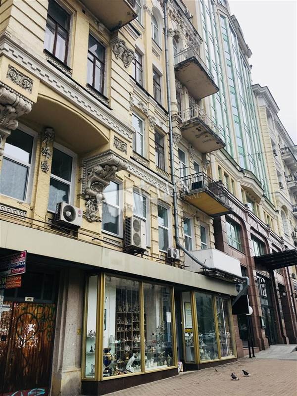 st. B. Hmelnitskogo 36 Apartment for Sale in Kiev 3942