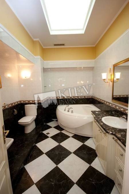 st. Shota Rustaveli 30 Bathroom 2 Bathrooms, Interior Condition 5 Years and Older